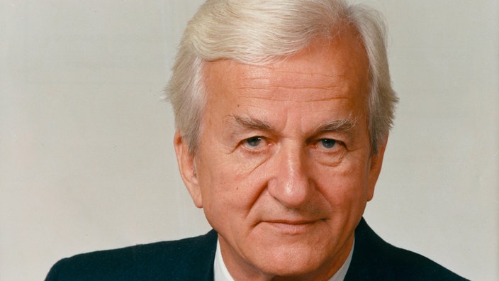 Portrait-Foto von Richard von Weizsäcker.