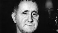 Porträt des Dramatikers: Bertolt Brecht (1898-1956)