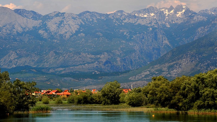 Albanien: Der Fluss Bojana