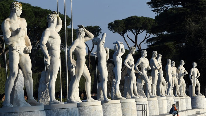 Marmorstatuen im Foro Italico